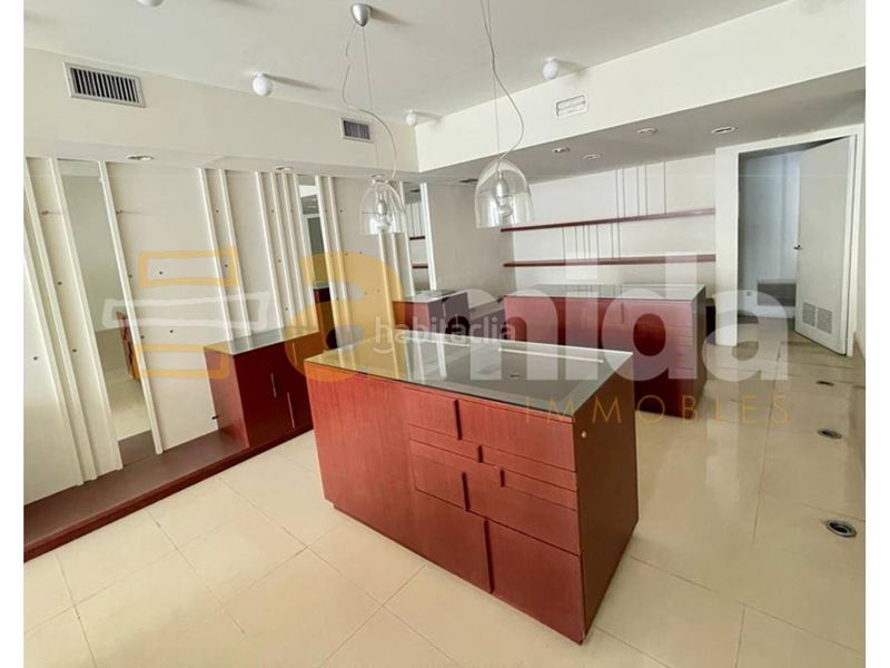 Foto 0c6b9c1f-3329-47a2-936d-e2e9651ff9df. Edificio in Centre Sabadell