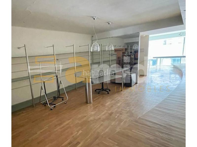 Foto 16c03be0-cdc2-49b3-b10a-56d855b170d3. Edificio in Centre Sabadell