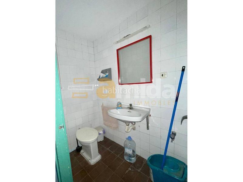 Foto e57a477e-7f41-4396-93df-5b397bb7f219. Edificio in Centre Sabadell