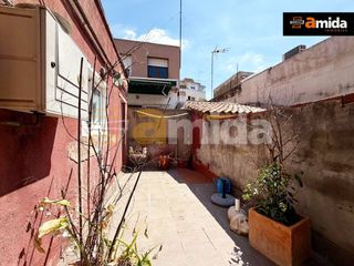 Flat in Creu de Barberà. Pis para reformar en la creu de barberà.