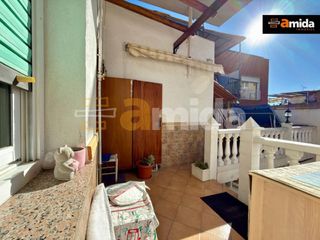 Casa en Can Puiggener. Magn�fica casa con patio y dos terrazas en el barrio de can puig