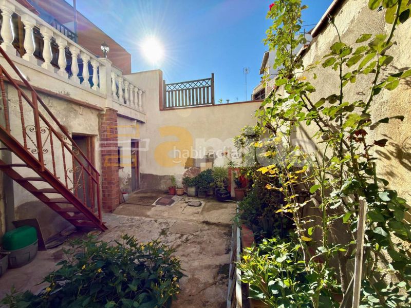 Foto 92c54f26-ae54-4723-b06d-025786771724. Casa amb calefacció a Can Puiggener Sabadell