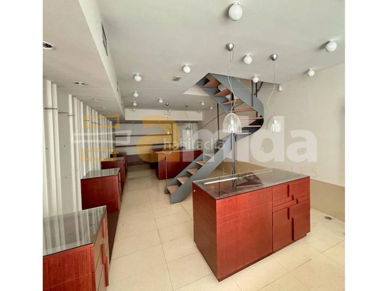 Foto 5cc16406-74d3-42a9-a1ac-ab9389313233. Edificio  en venta en el centro en Centre Sabadell