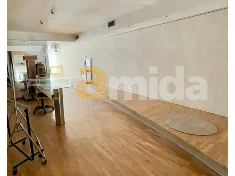Foto a514cfb4-1438-467b-85fa-6e403a7b2edc. Edificio  en venta en el centro en Centre Sabadell