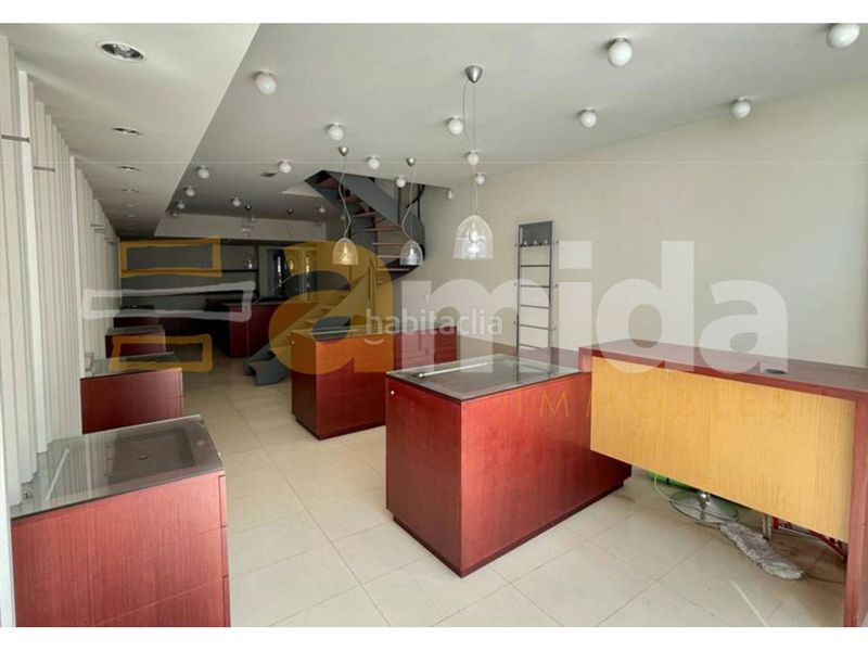 Foto a9d4dbde-d367-4ab2-9a34-e400aacb1dc7. Edificio  en venta en el centro en Centre Sabadell
