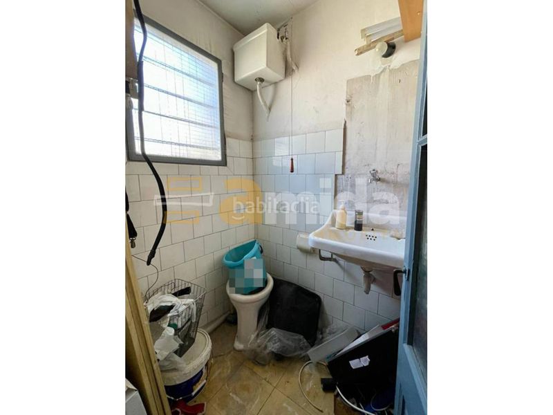 Foto b5931151-9aa7-4d5a-a6bc-2916a2051f05. Edificio  en venta en el centro en Centre Sabadell