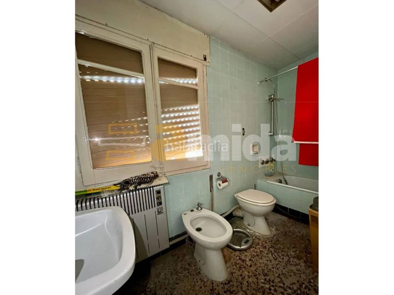 Foto c2363d82-be7c-45a1-97e3-5368bca4918c. Edificio  en venta en el centro en Centre Sabadell