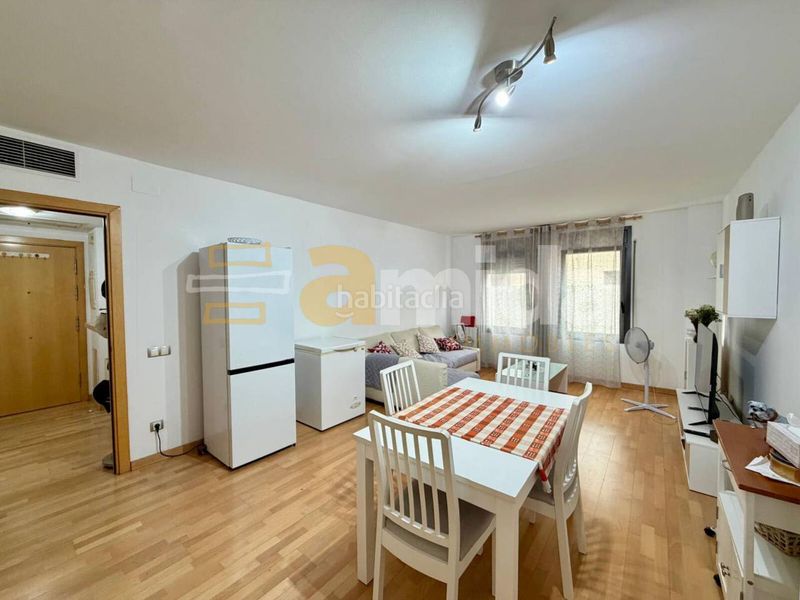 Foto 1d0e6989-dc8b-4ae1-934f-d3b0da6a5145. Flat with heating in Eixample Sabadell