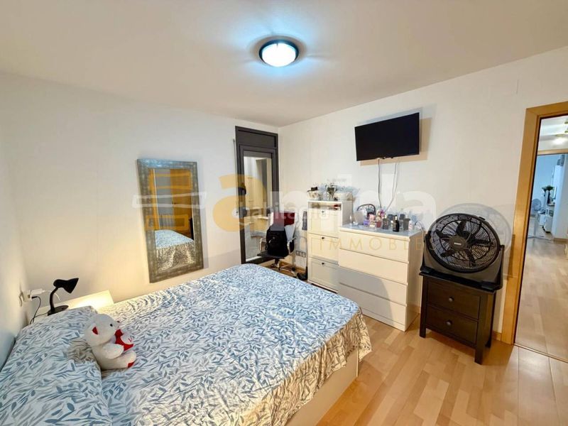 Foto 73b45ac2-a18c-4acb-8de8-b39171c07d6c. Flat with heating in Eixample Sabadell