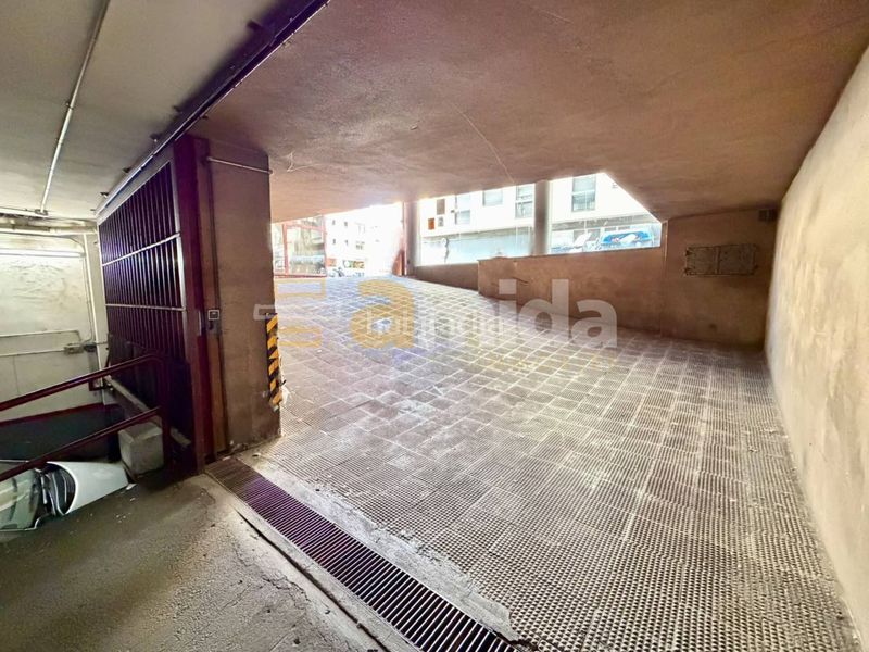 Foto 527cc1bd-4349-45c0-8bf7-766c5feb45c9. Aparcament cotxe a Centre Sabadell