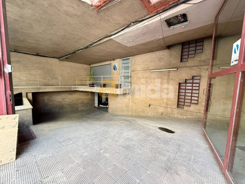 Foto e70deb5a-cfed-42f9-ba9c-fd0e7c029290. Aparcament cotxe a Centre Sabadell