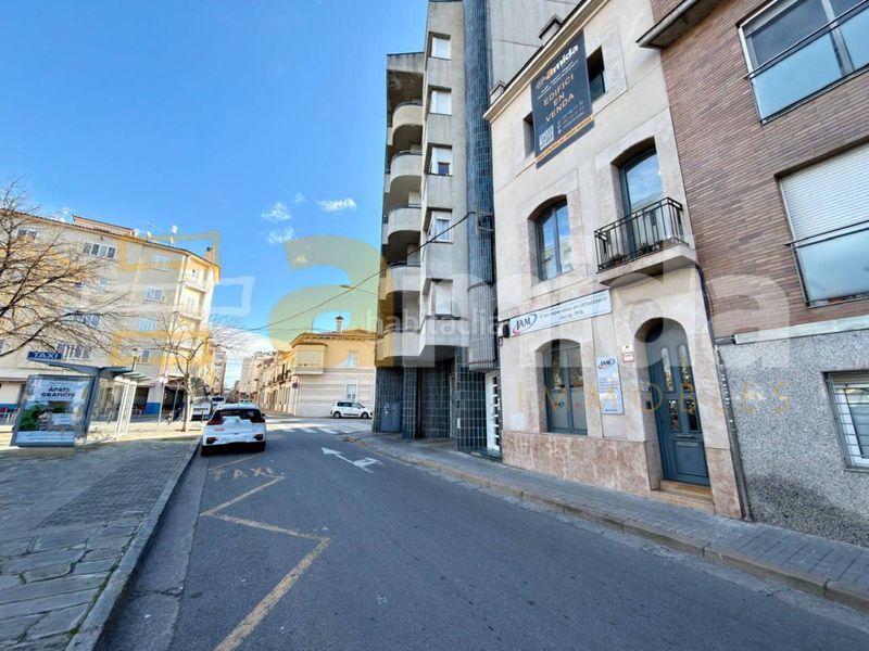 Foto 2668720e-253a-4c30-ac21-98cb2dd0f0fa. Edificio  en venta en Gràcia en Gràcia Sabadell