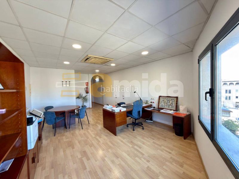Foto 5dcc5d4f-fd0c-4055-8a13-1401fb2fc0c2. Edificio  en venta en Gràcia en Gràcia Sabadell