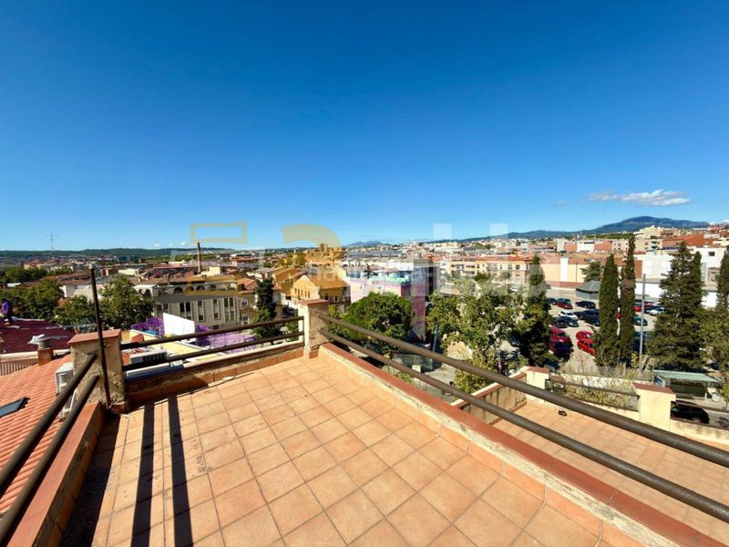 Foto f197aee0-f868-4075-9250-14b2ab4374f9. Edificio  en venta en Gràcia en Gràcia Sabadell