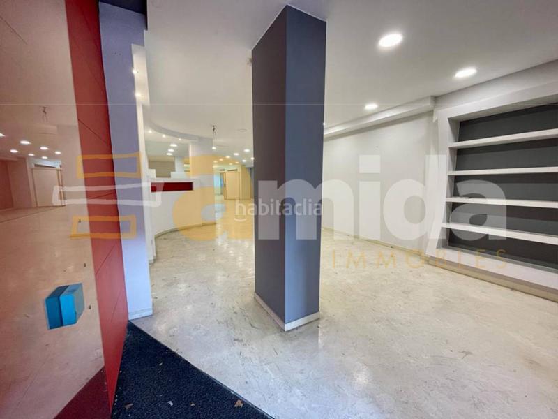 Foto 565eb7cf-41fc-4f6b-b353-a2c75ef55d34. Lloguer local comercial a Centre Sabadell