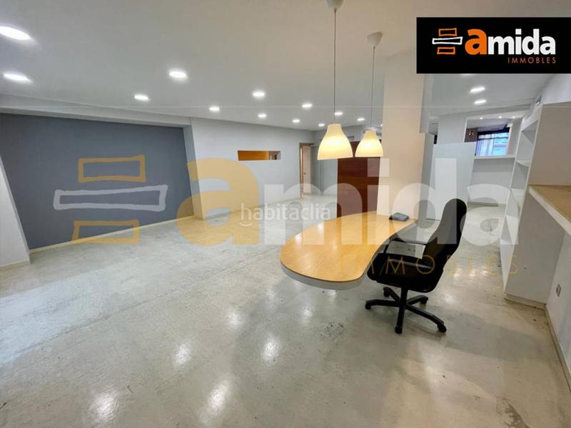 Foto f0ce65e8-160d-467d-94af-c54d03e01a56. Lloguer local comercial a Centre Sabadell