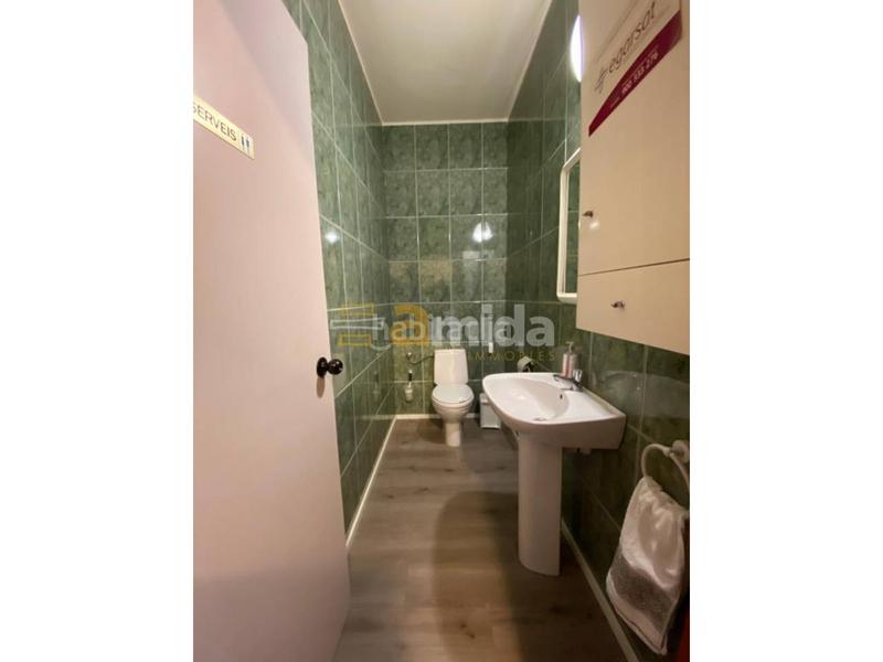 Foto 63a00abc-4957-4a49-a770-1fdd19b6cccd. Local comercial a Centre-Eixample-Can Llobet Barberà del Vallès