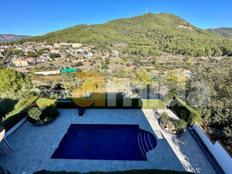 Foto 047e764b-f00a-49b7-bd01-2712b2dc5577. Chalet casa en venta en castellar del vallés en Eixample - Can Bogunyà Castellar del Vallès