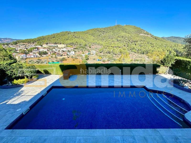 Foto 30d3311a-9f38-4775-81a5-ecdfa71047b2. Chalet casa en venta en castellar del vallés en Eixample - Can Bogunyà Castellar del Vallès