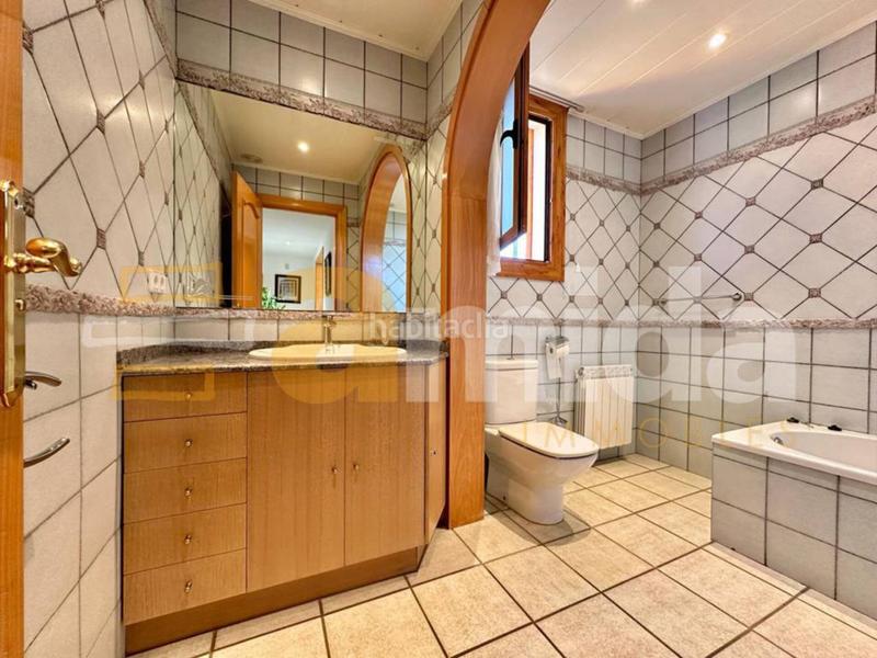 Foto 3aa2652a-986b-4be5-8c4f-c30fb35ac877. Chalet casa en venta en castellar del vallés en Eixample - Can Bogunyà Castellar del Vallès