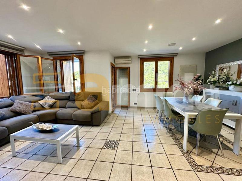 Foto b9f049ff-c7da-4cdd-af02-79a7a5ecbea1. Chalet casa en venta en castellar del vallés en Eixample - Can Bogunyà Castellar del Vallès