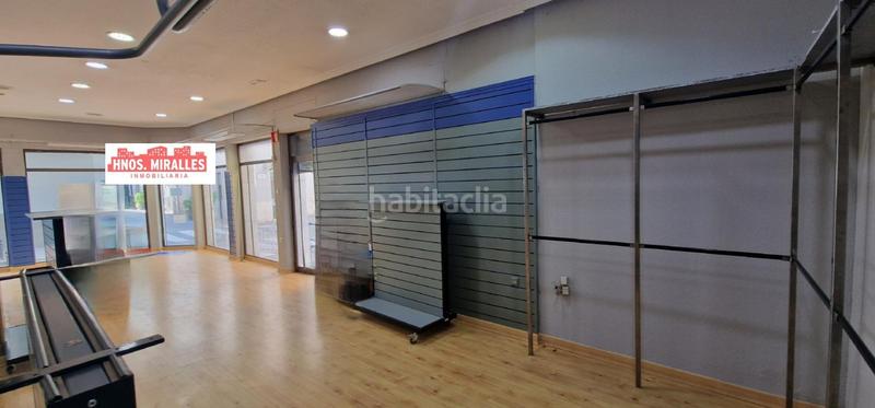 Foto c9b2d8df-fdb0-48cd-acee-acc15e4a682c. Location local commercial avec chauffage dans Reina Victoria - Miguel Hernández Elche / Elx