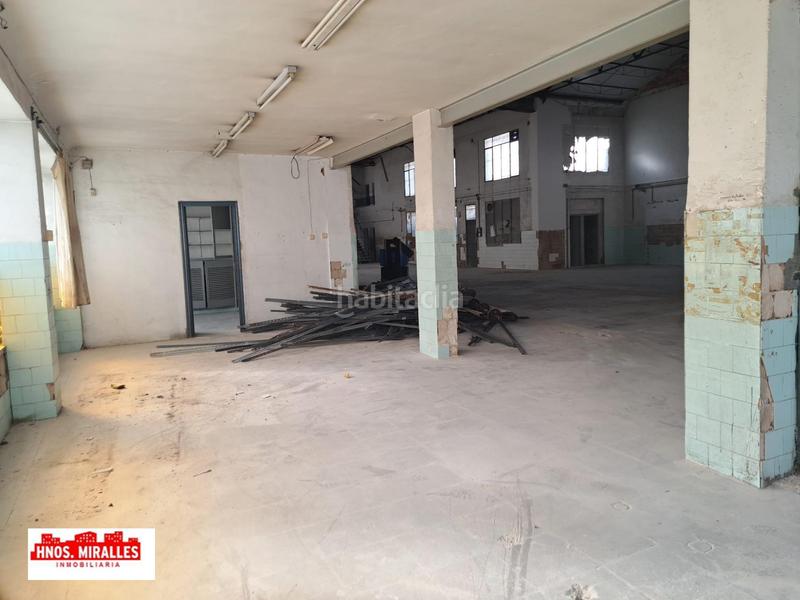 Foto b0402c1f-bbf9-460b-8d8d-97f37ce51880. Location bâtiment à usage industriel dans San Crispín Elche / Elx