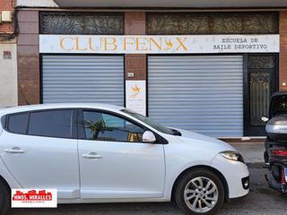 Location Local commercial à San Crispín. Se alquila local comercial insonorizado y con licencia de sala d