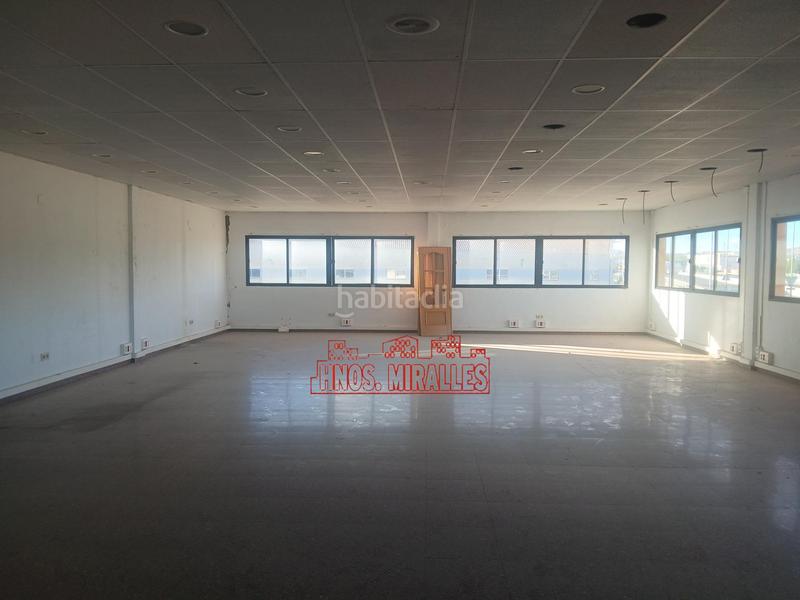 Foto 2797012a-18ee-4298-9e47-344c51b4ac63. Capannone industriale in El Castillo Aspe