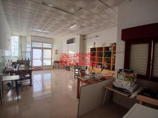 Local commercial à Las Fuentes-Los Cipreses. Local planta baja 96 m2 para transformar en vivienda en aspe !!