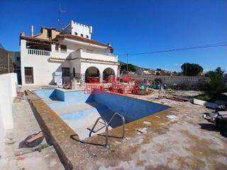 Chalet in Hondón de los Frailes. Gran chalet 8 habitaciones en hondón frailes !!