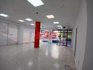 Location Local commercial à Reina Victoria - Miguel Hernández. Magnífico local esquina en centro de elche !!