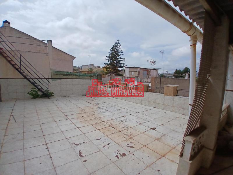 Foto 12c1bf4b-c6ce-4f9b-b2f6-47bcbbd3bc7b. Casa amb calefacció aparcament a San Juan Aspe