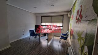 Location Local commercial à Centro. Interesante entresuelos acto para cualquier tipo de oficina o co