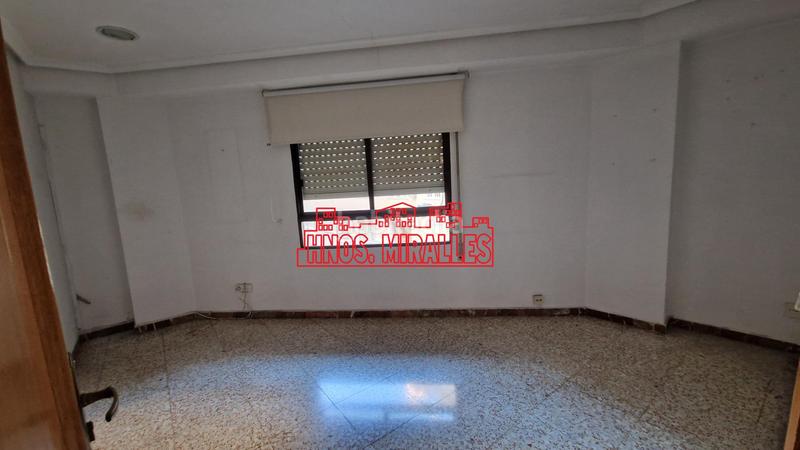 Foto c4a8be11-5c5a-4ec9-80c6-09268a6d86f1. Affitto locale commerciale in Centro Elche / Elx