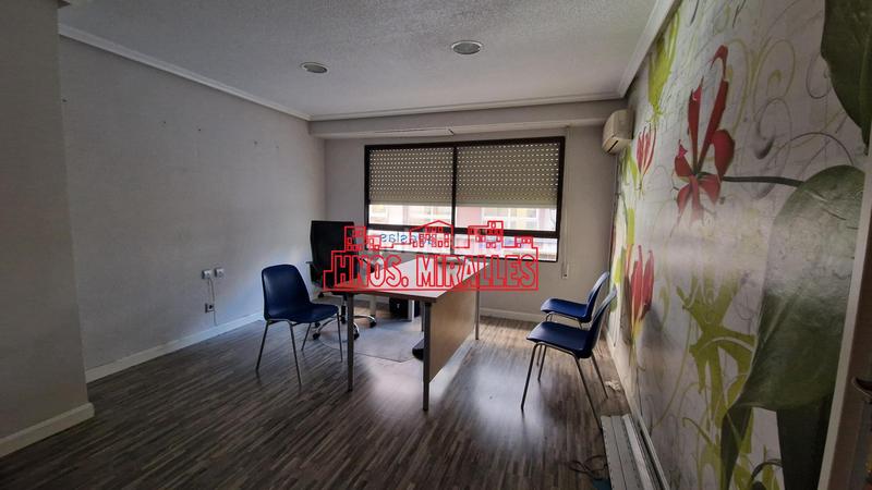 Foto 7c0d7192-ba7c-4d63-b8f5-8aa021ef5caa. Rent business premise in Centro Elche / Elx