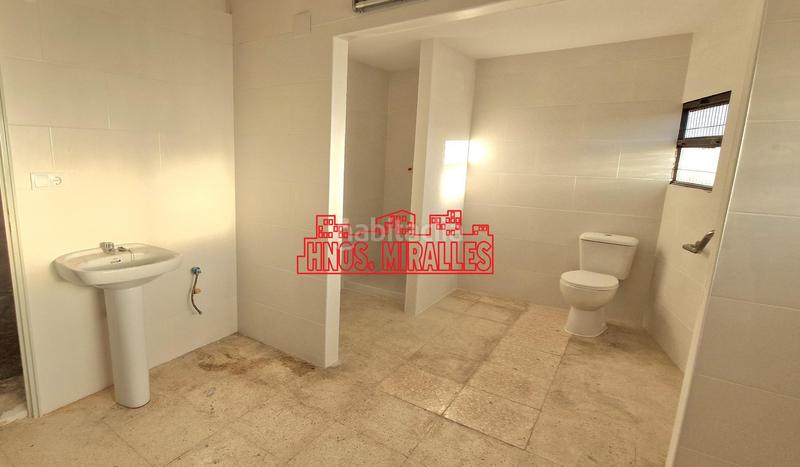 Foto a192826f-427d-4dea-8f7a-184360f80bc3. Rent industrial building in San Crispín Elche / Elx