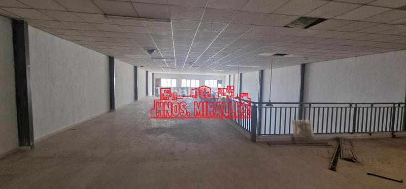 Foto e331f5ec-be00-4522-8990-7232cda65e95. Rent industrial building in San Crispín Elche / Elx