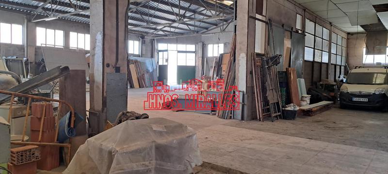 Foto ee11eaf8-d0c9-4a0d-8620-c9df330bbcf8. Capannone industriale in El Castillo Aspe