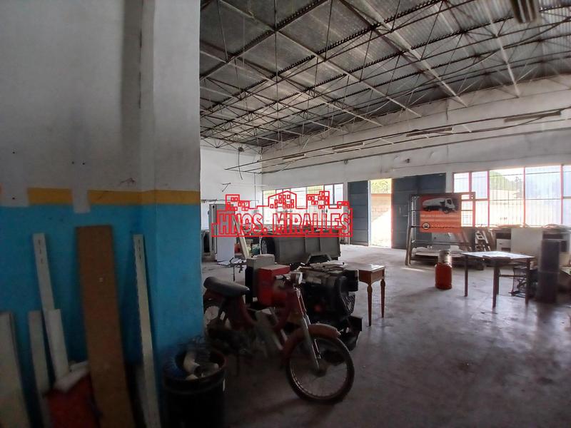 Foto a6612170-21c0-4c65-9dc9-c30dee0be005. Bâtiment à usage industriel dans Algueña