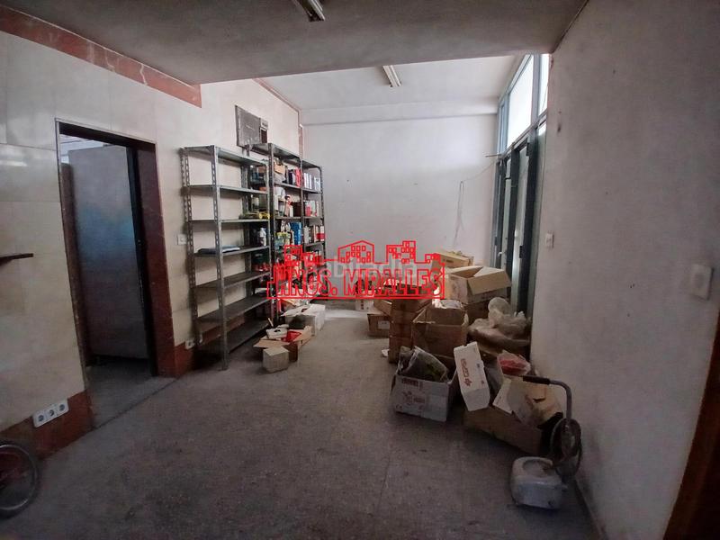 Foto fbfde7e9-4e10-40a8-910c-3a28afa4cb49. Bâtiment à usage industriel dans Algueña