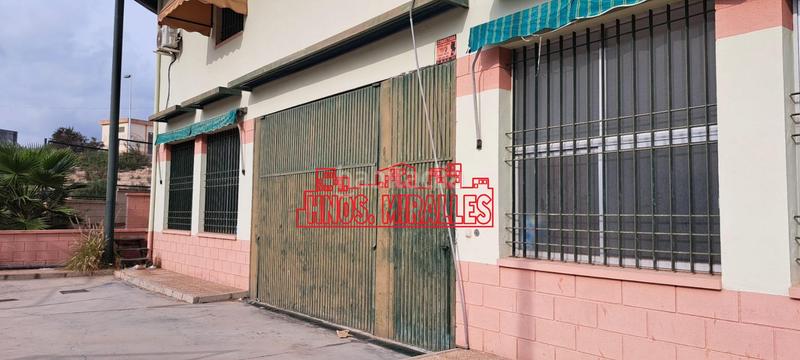 Foto b8cb87ae-c8d9-46c6-9db8-73be03aeb6bf. Alquiler nave industrial se alquila nave en poligono carrus en Elche / Elx