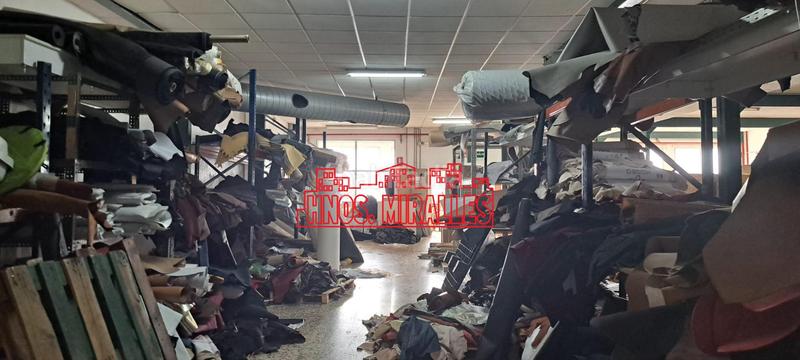 Foto 660541b8-b981-43a9-b567-39909ca5dab2. Location bâtiment à usage industriel dans San Crispín Elche / Elx