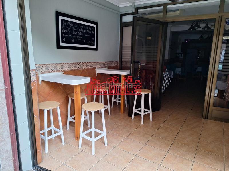 Foto 0d204a95-e63e-45d0-8885-cc022d3a6237. Rent business premise in Reina Victoria - Miguel Hernández Elche / Elx