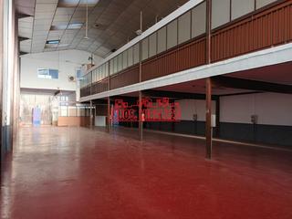 Alquiler Nave industrial en San Crispín. Interesante nave industrial completamente actualizada y eninfuga