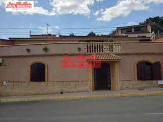 House in Crevillente. Casa cueva rústica, ideal para reformarlo todo a tu gusto.!!