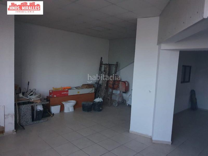 Foto fc942bb0-bc4f-46e7-8075-849ff75c3870. Location local commercial dans Benijófar