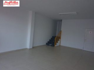 Lloguer Local Comercial en Benijófar. Local comercial en ciudad quesada de 2 plantas