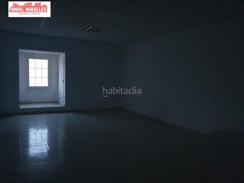 Foto c2f5ef2a-b7ff-48bc-abb1-1a4d6b2bbdbe. Lloguer local comercial a Benijófar