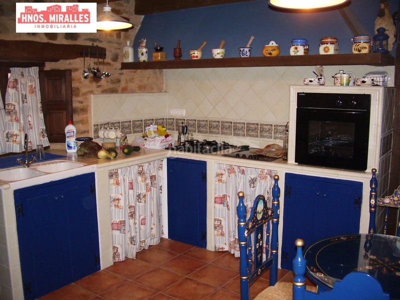 Foto 0d417542-72b6-43f4-9de8-7841ae25d3ea. Casa amb aparcament a Santiago Millas
